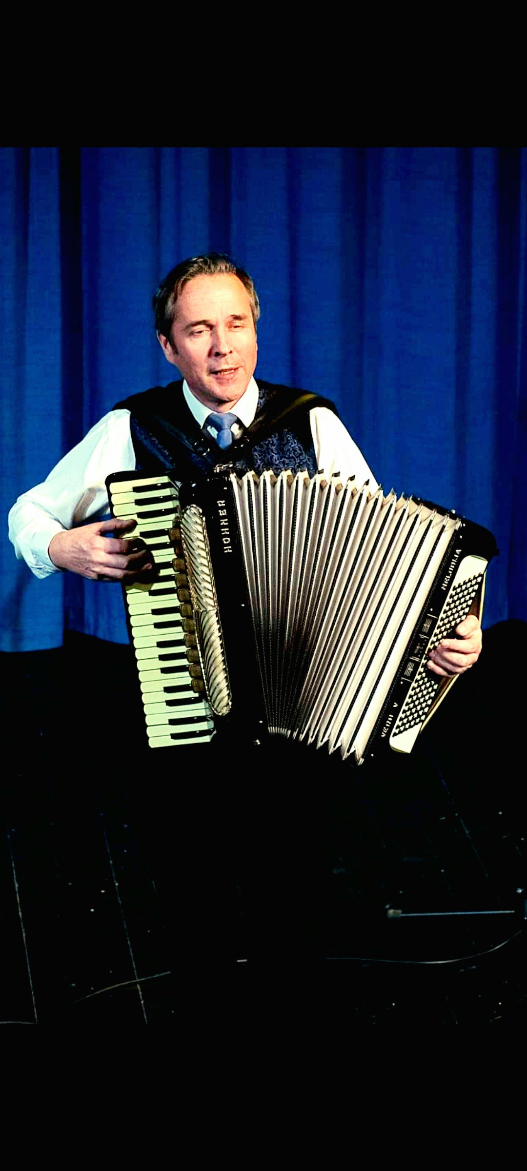 SVETOVANJE IN MENTORSTVO GLASBENIM SESTAVOM