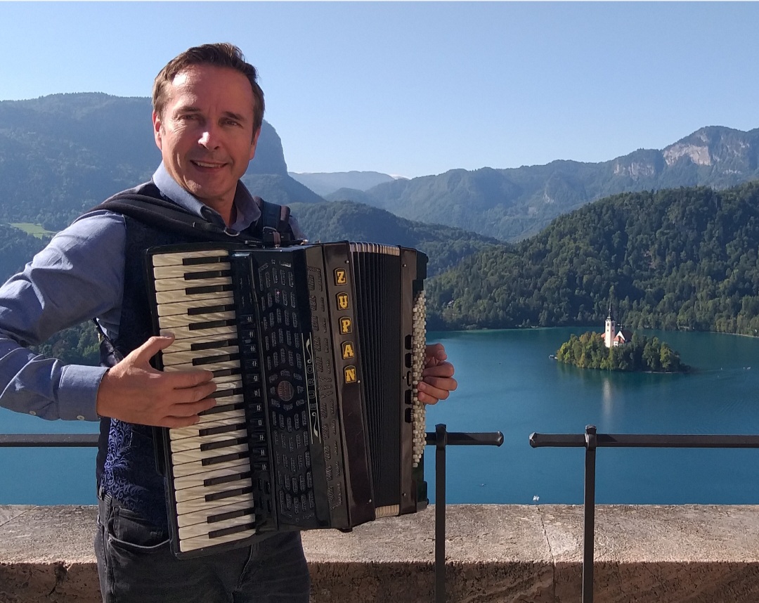 SLOVESNOSTI, POROKE IN PRIREDITVE